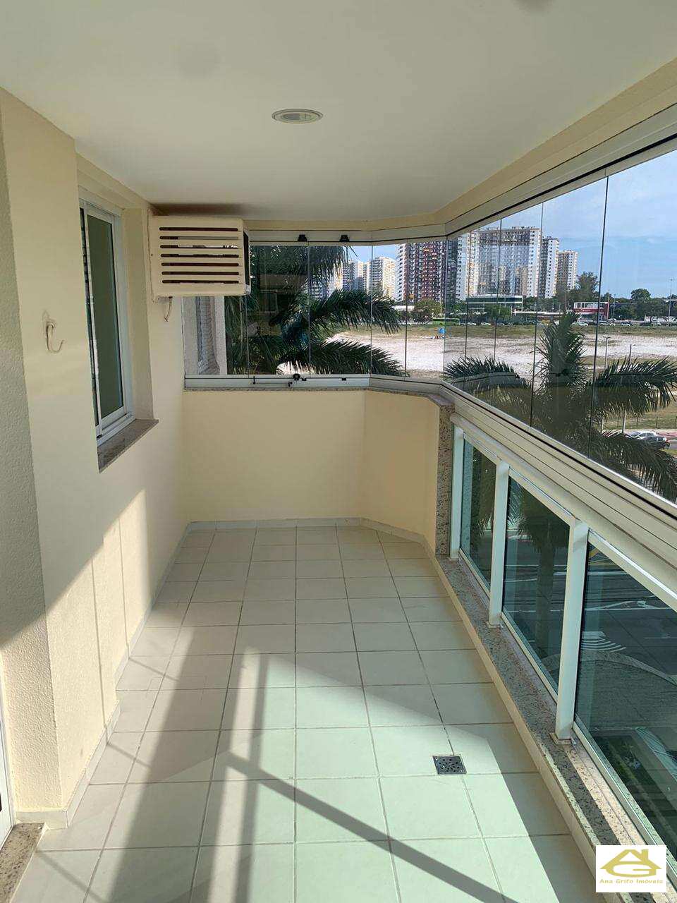  - Recreio dos Bandeirantes, Apartamento para alugar, Condominio Viva Viver, com 3 quartos, sendo 1 suite, 87m², com infra estrutura